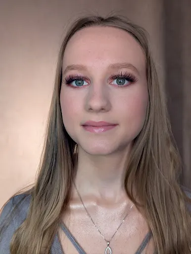 Martyna Siwik GLOW - makijaż&pakiety ślubne, makijaż okolicznościowy, laminacja brwi i rzęs,stylizacja rzęs,masaż KOBIDO